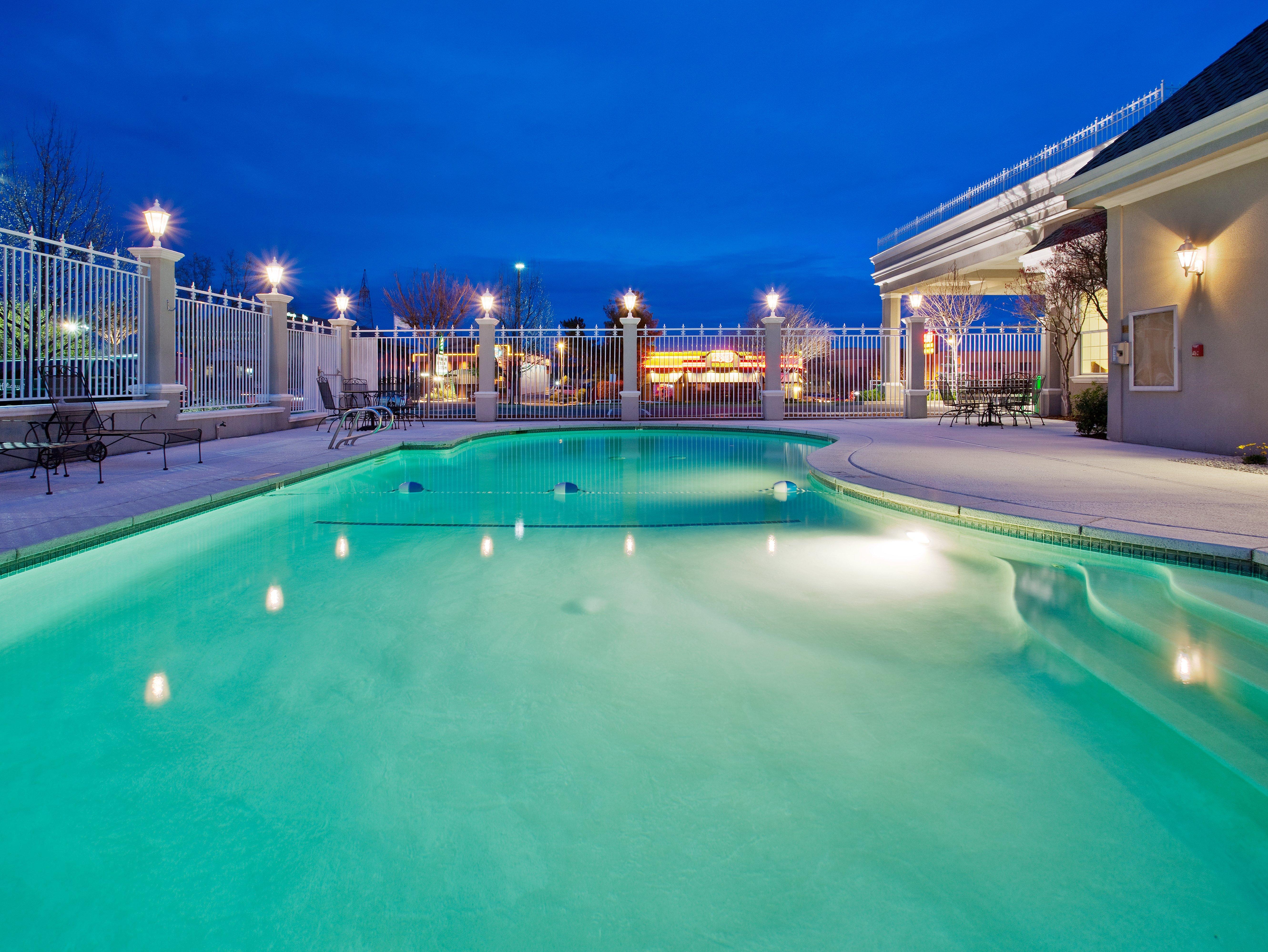 Holiday Inn Redding By Ihg Exterior photo