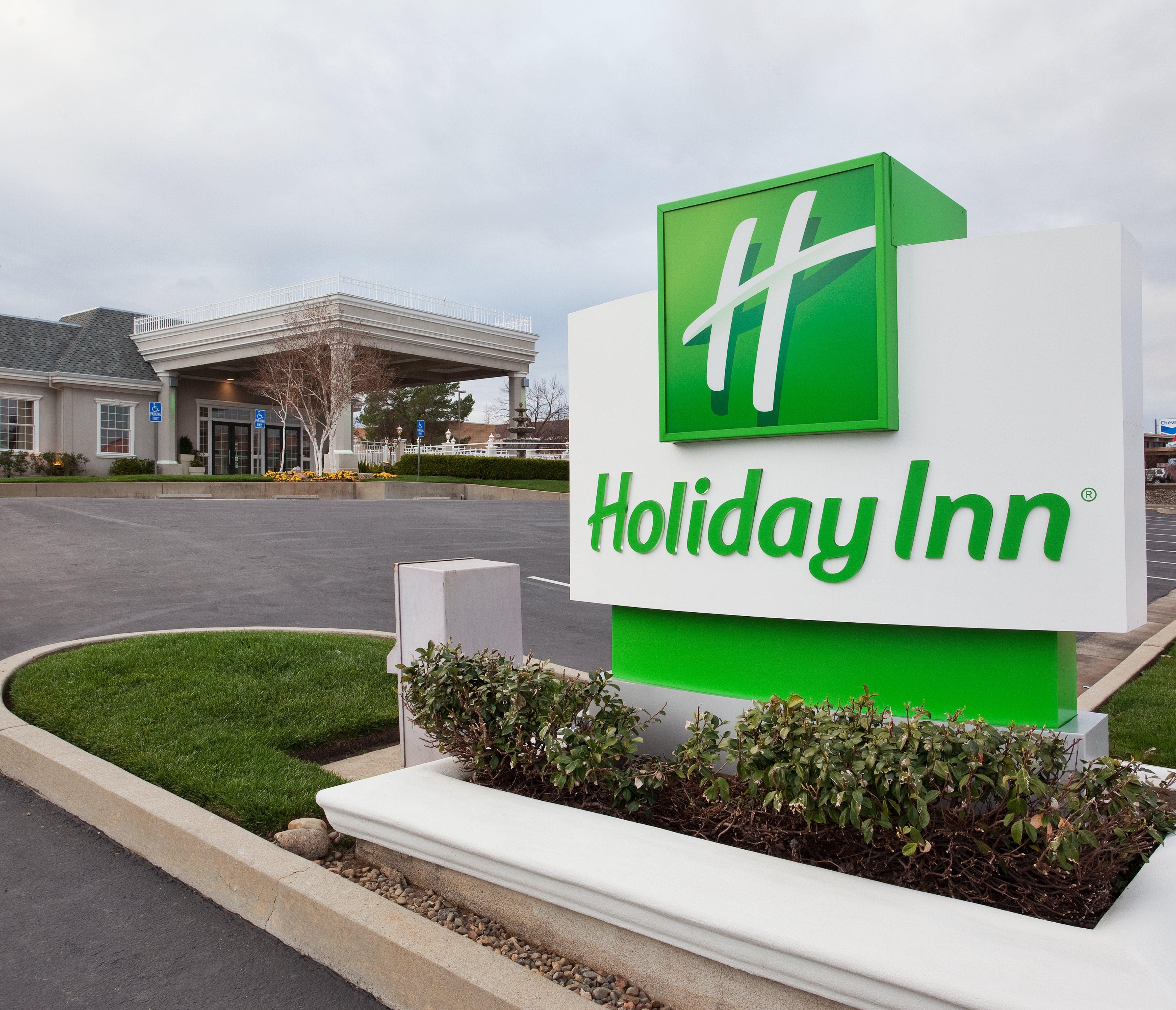 Holiday Inn Redding By Ihg Exterior photo