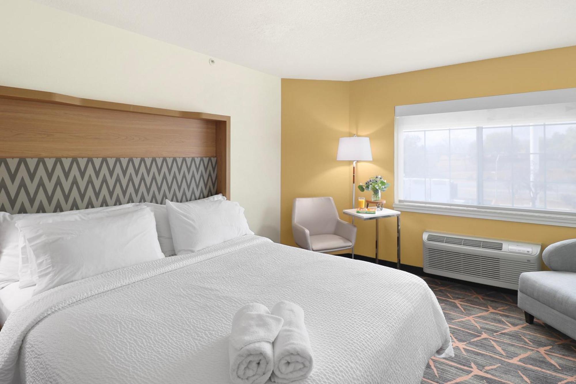 Holiday Inn Redding By Ihg Exterior photo