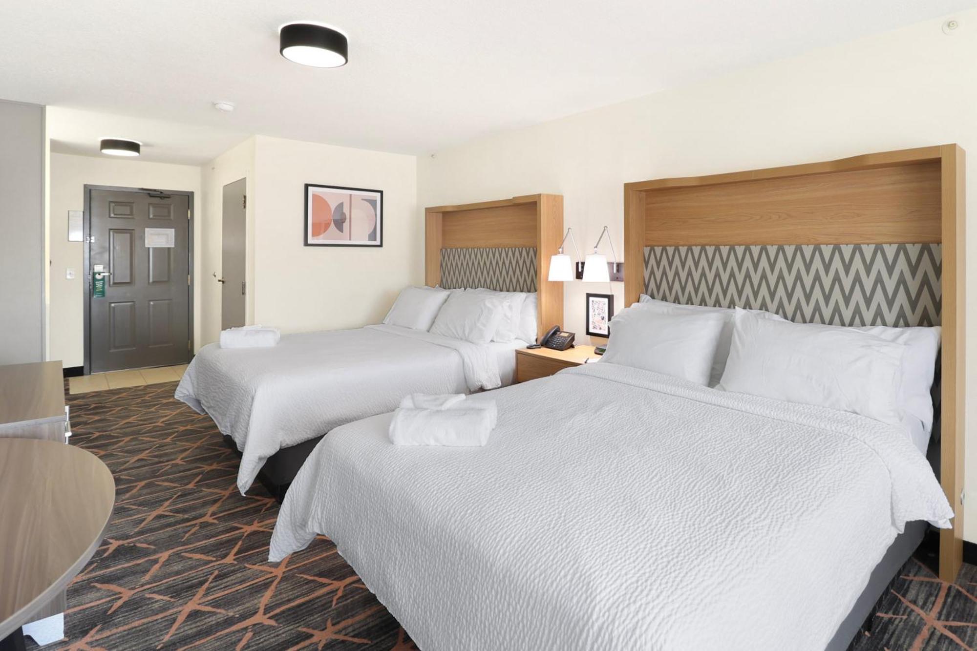 Holiday Inn Redding By Ihg Exterior photo