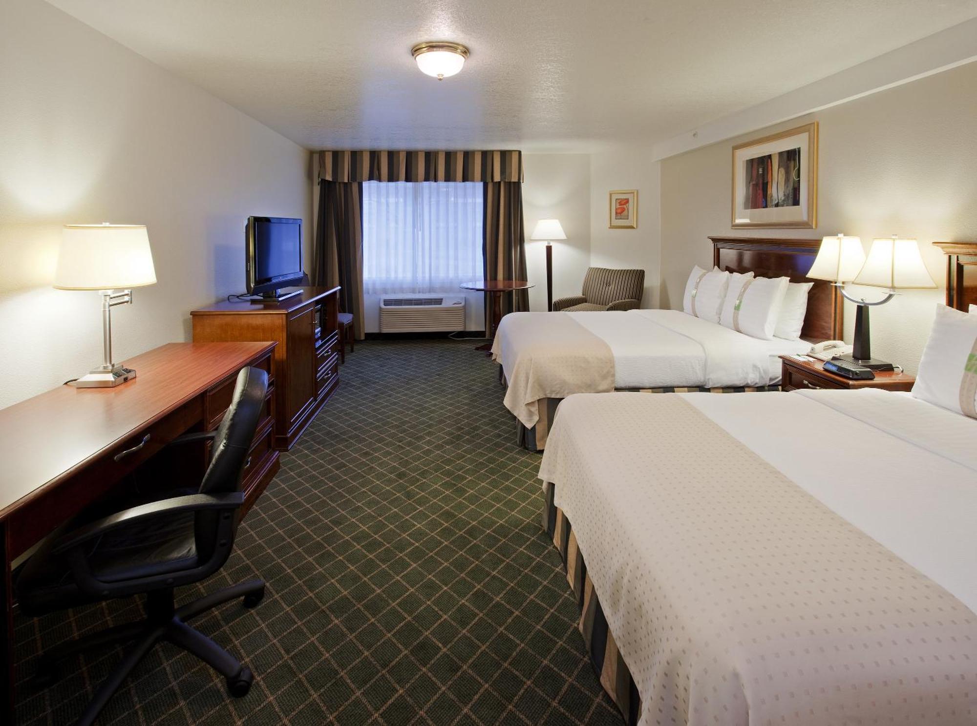 Holiday Inn Redding By Ihg Exterior photo