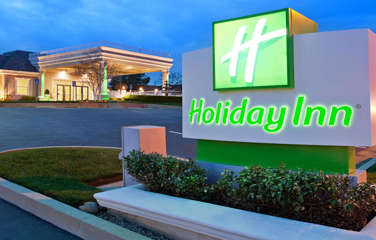 Holiday Inn Redding By Ihg Exterior photo